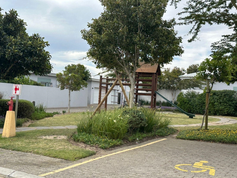 To Let 3 Bedroom Property for Rent in Burgundy Estate Western Cape